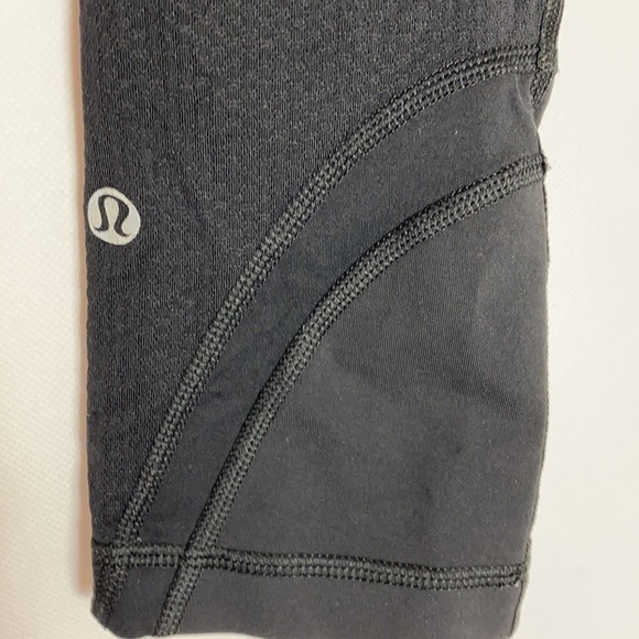 Lululemon x Soul Cycle black cropped leggings size 4 - Picture 4 of 6